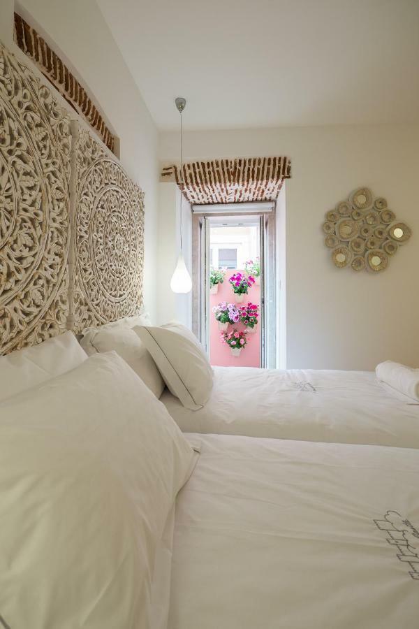 Sunshine House - Exclusive Apartment - Home By The Castle Lisboa Exteriör bild