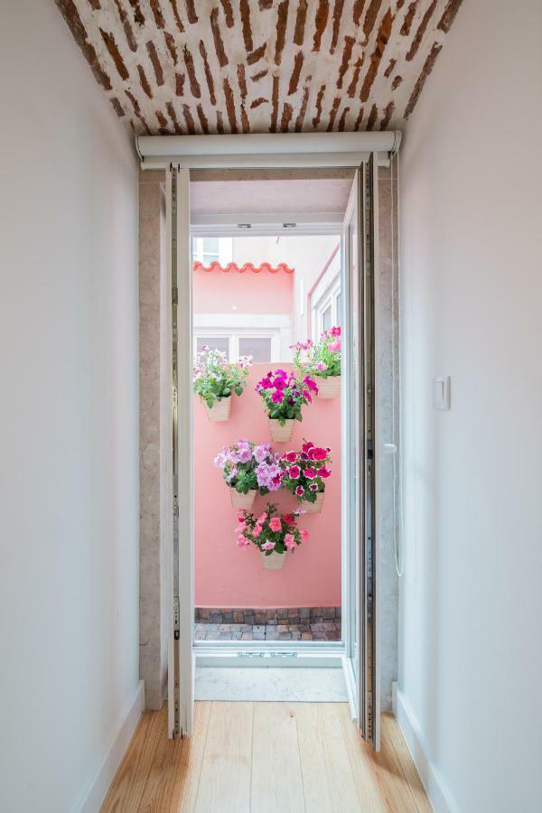 Sunshine House - Exclusive Apartment - Home By The Castle Lisboa Exteriör bild