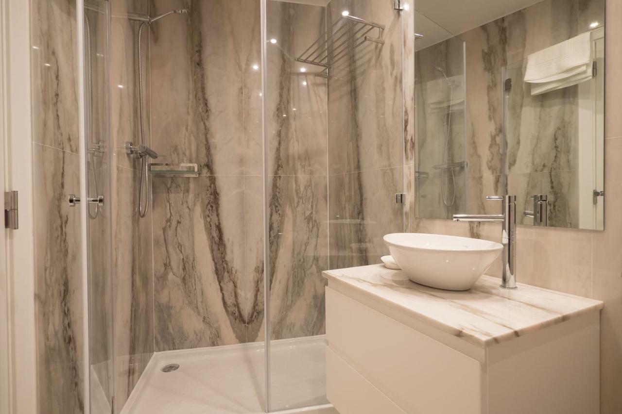 Sunshine House - Exclusive Apartment - Home By The Castle Lisboa Exteriör bild